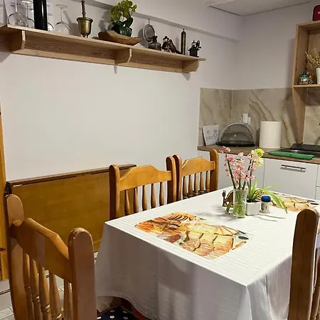Hoxha Frühstückspension 3*