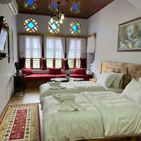Hoxha Nocleg ze śniadaniem 3*