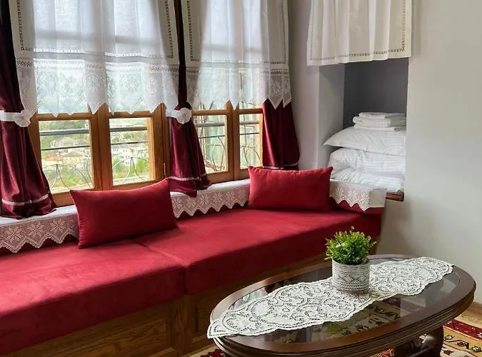 فندق مبيت وإفطار Hoxha Gjirokastër